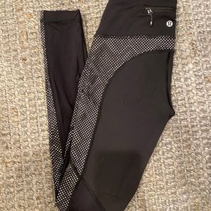 Lululemon reflective athletic leggings size 4